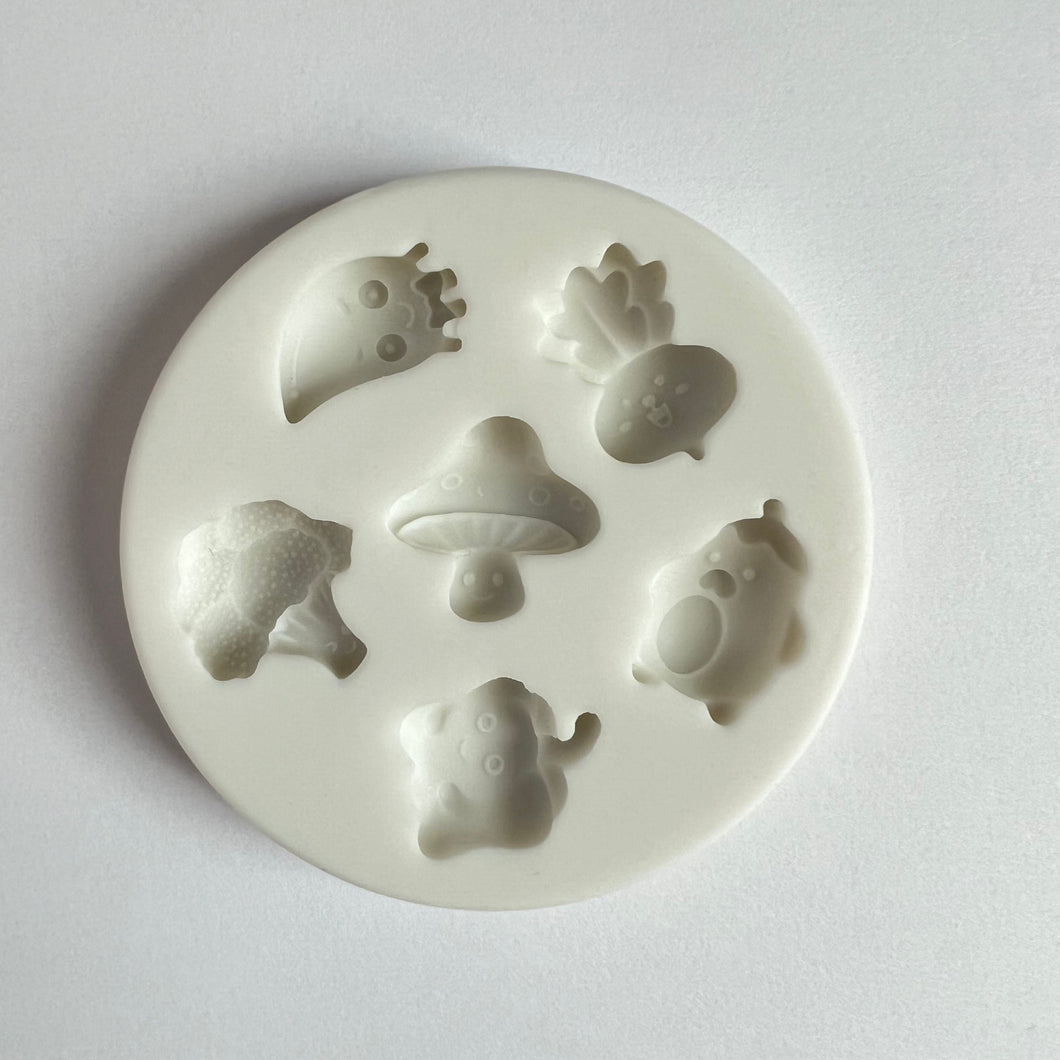 SMILING VEGETABLES MOLD