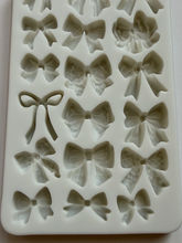 Load image into Gallery viewer, MINI BOW VARIETY MOLD
