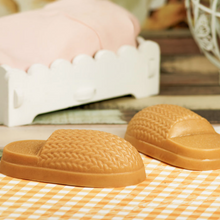 Load image into Gallery viewer, KNITTED SLIPPER MOLD - Shapem
