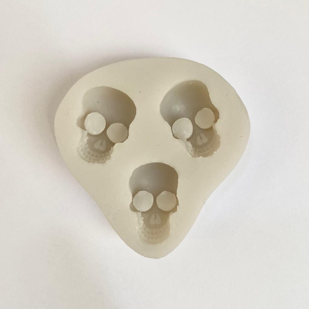 SKULL TRIO MOLD