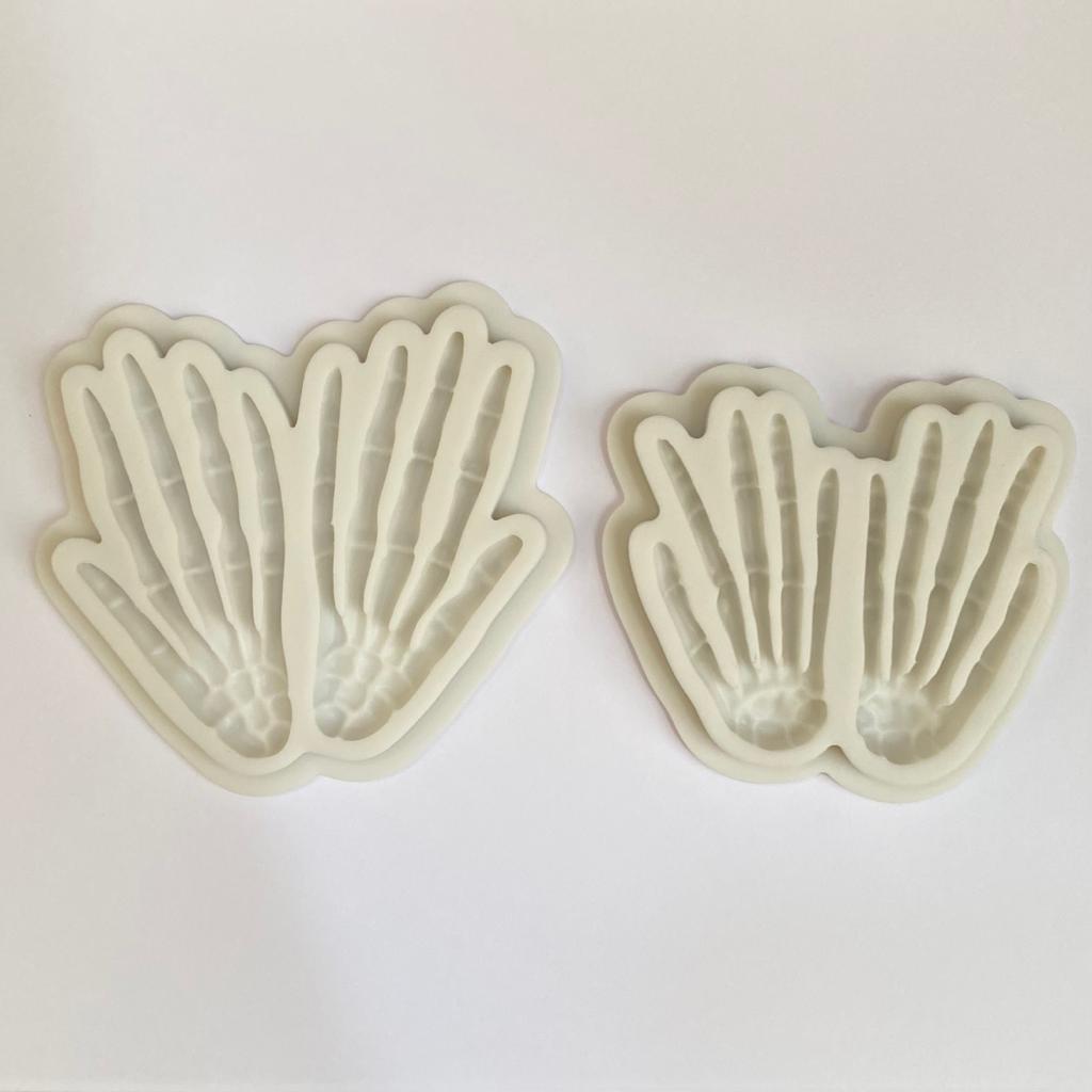 SKELETON HANDS MOLD