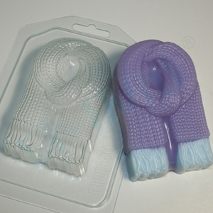 KNITTED SCARF MOLD