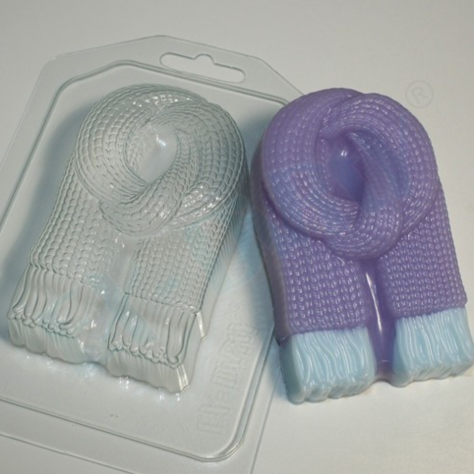 KNITTED SCARF MOLD