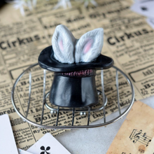 Load image into Gallery viewer, BUNNY IN A HAT MOLD