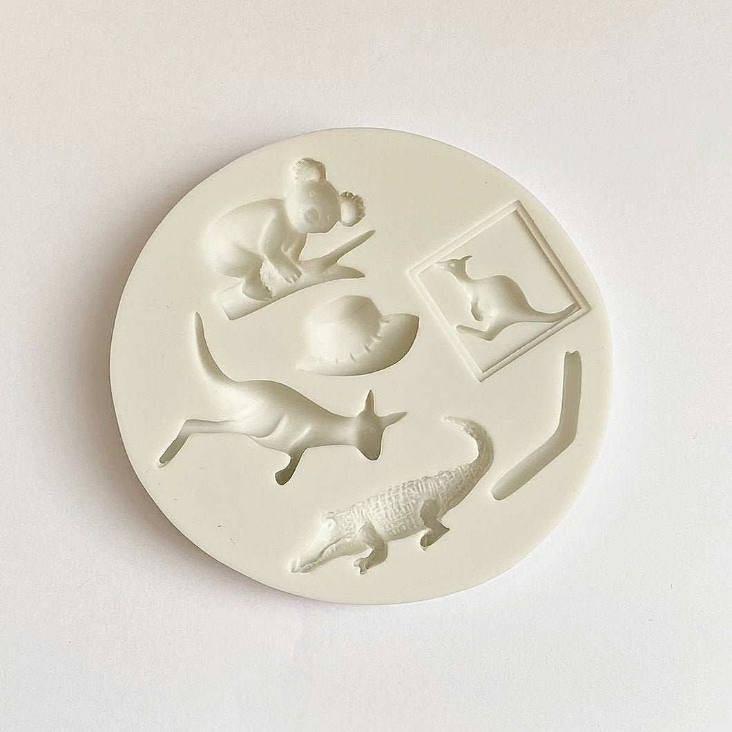 SAFARI ANIMALS MOLD