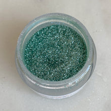Load image into Gallery viewer, Edible Glitter by Sprinklify - EMERALD GREEN - Food Grade High Shine Dust for Cakes - Shapem